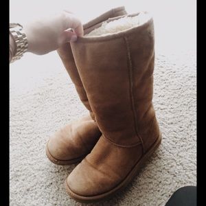 TALL Chestnut 🌰 Uggs (used)